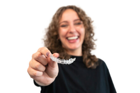 Wearing Invisalign Aligners: What to Expect and How to Adapt 